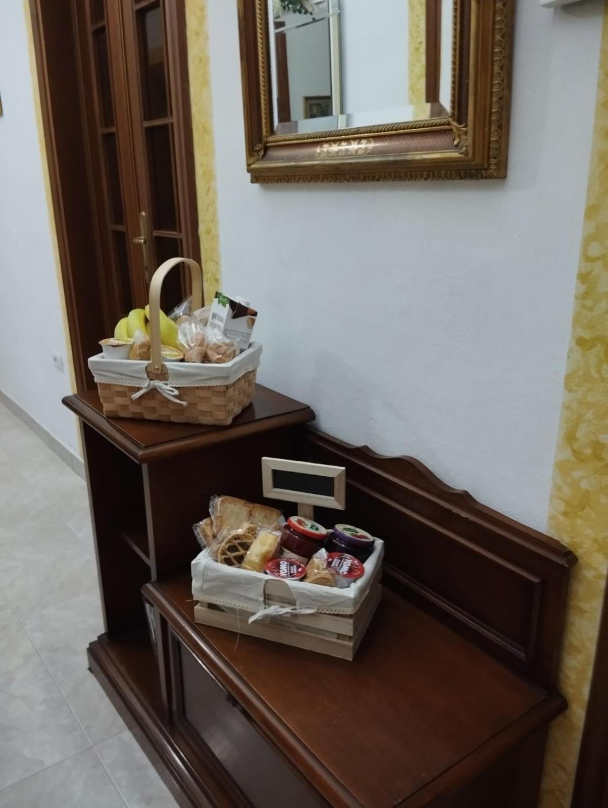 Hotel The Family House Livorno Esterno foto