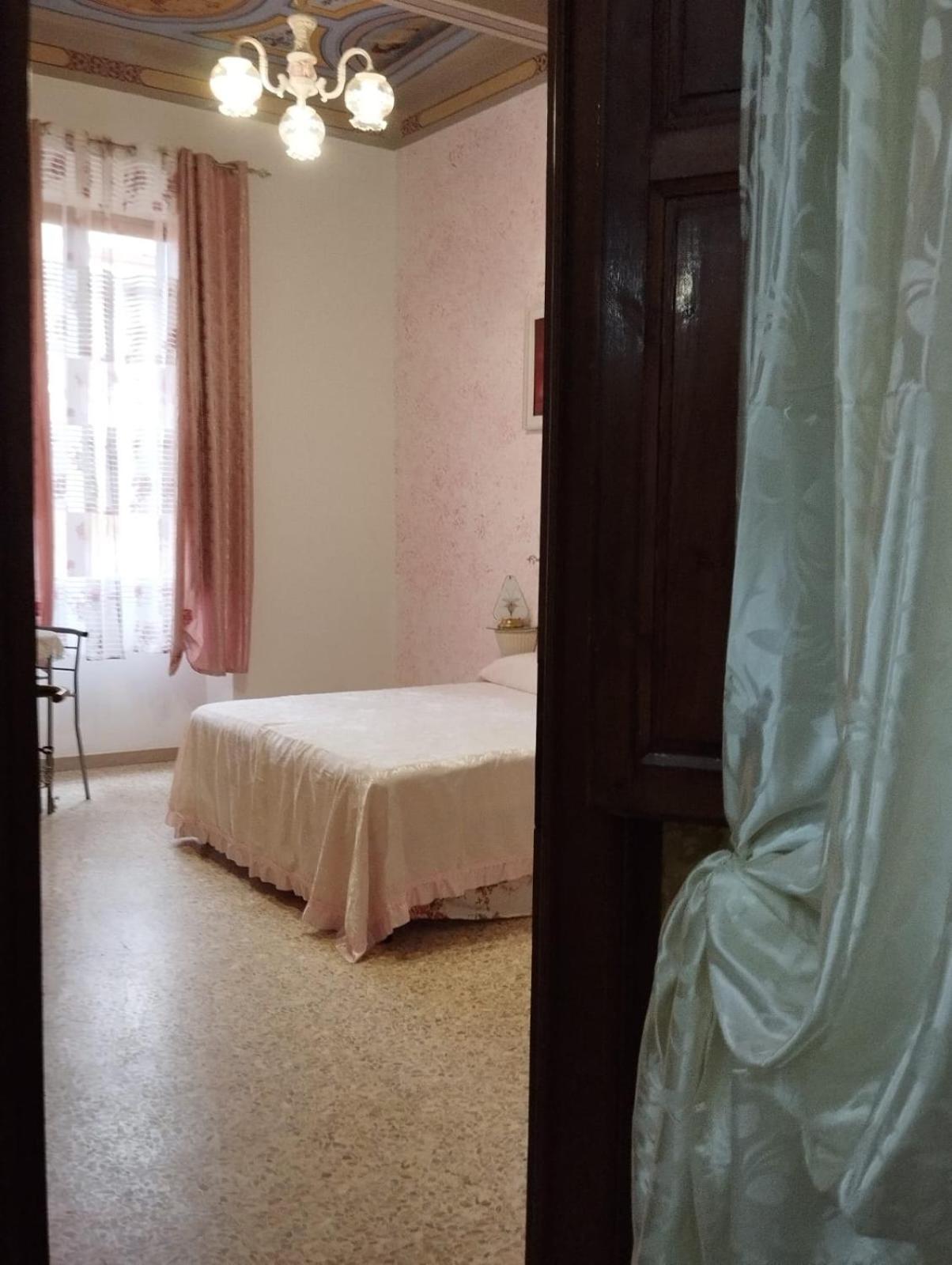 Hotel The Family House Livorno Esterno foto