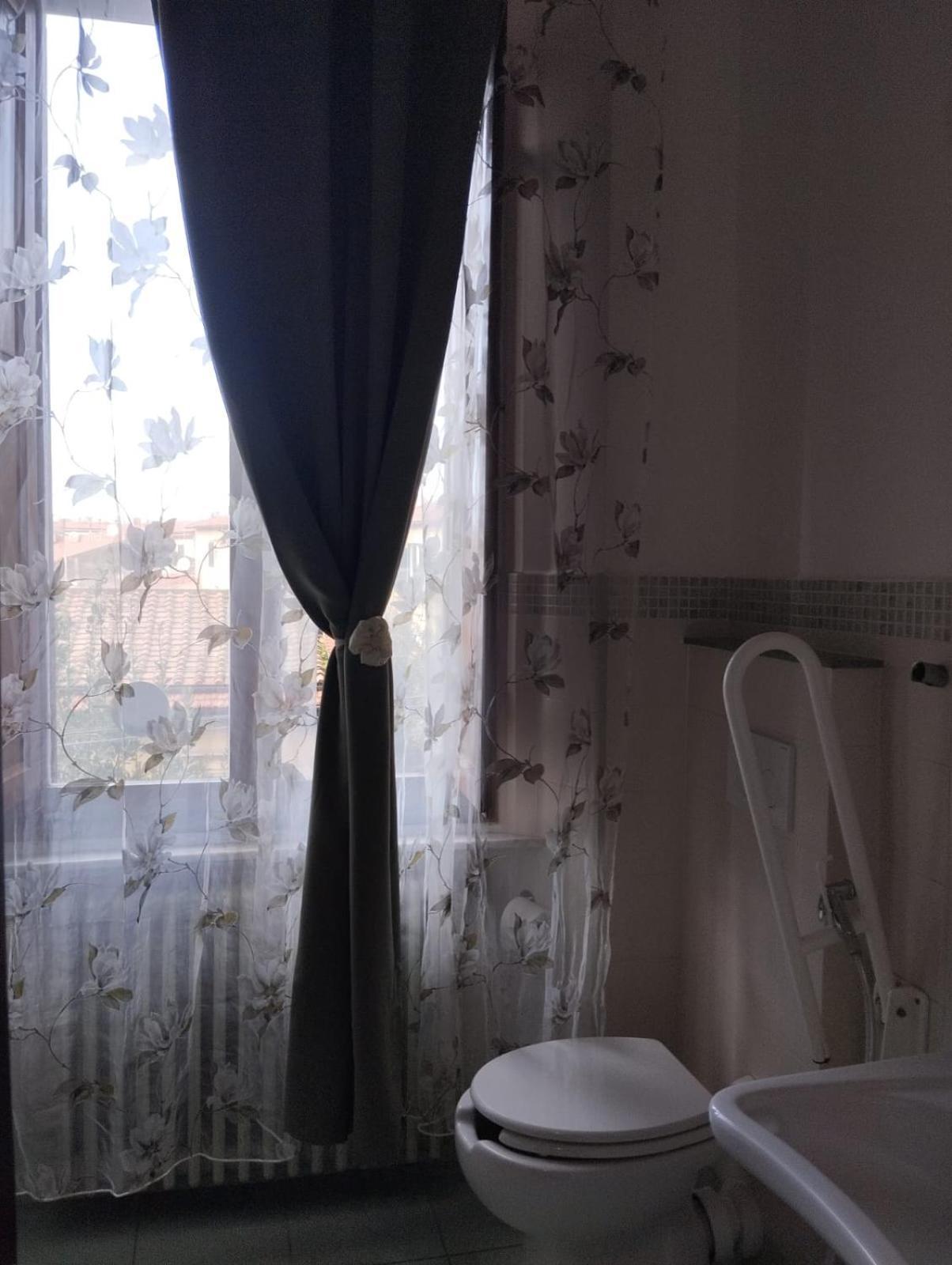 Hotel The Family House Livorno Esterno foto